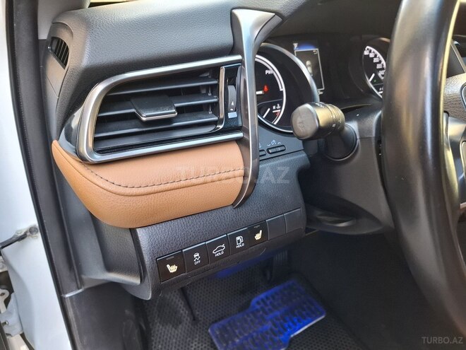 Toyota Camry-11