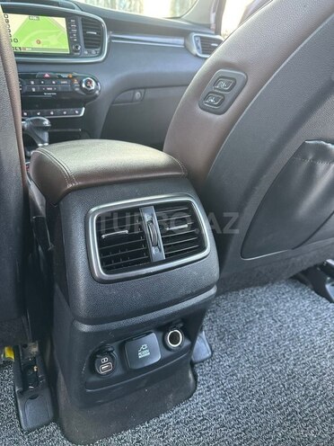 Kia Sorento-8
