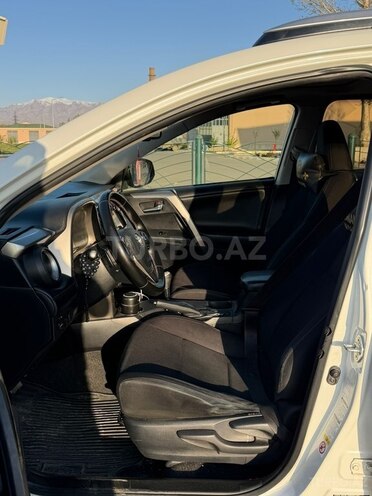 Toyota RAV4-6