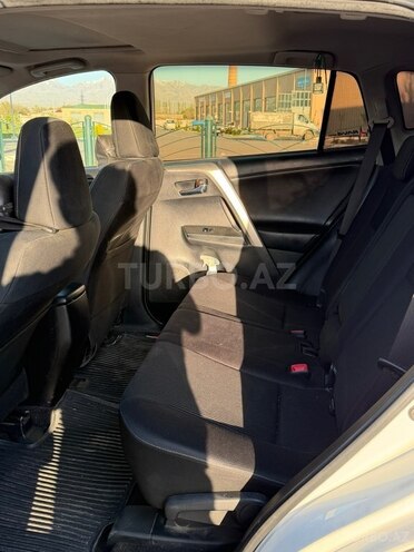 Toyota RAV4-7