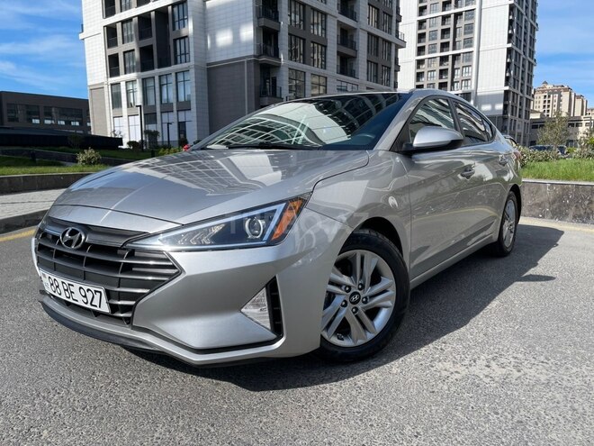 Hyundai Elantra-4