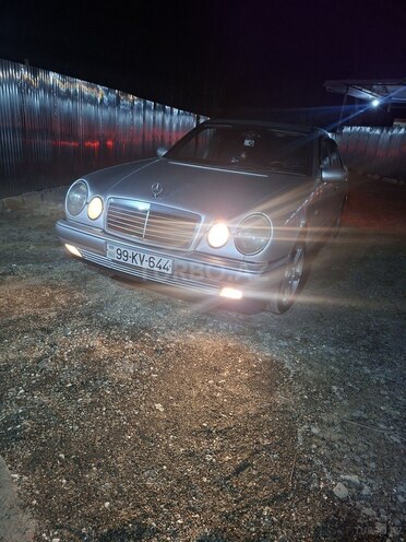Mercedes E 200-9