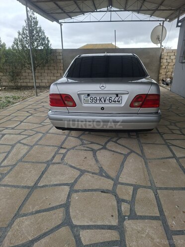 Mercedes E 200-6