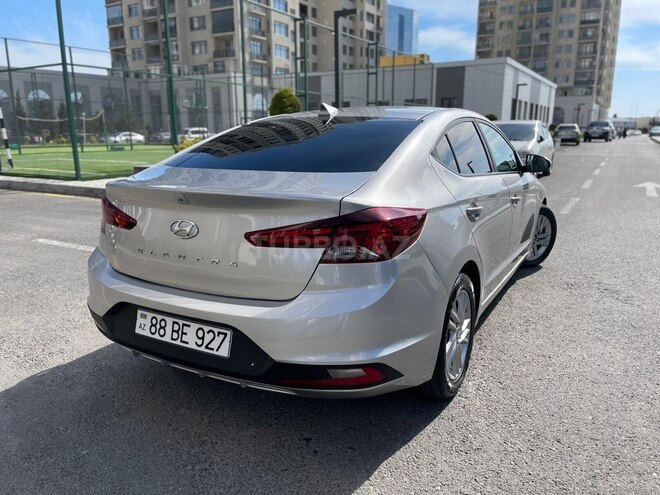 Hyundai Elantra-6