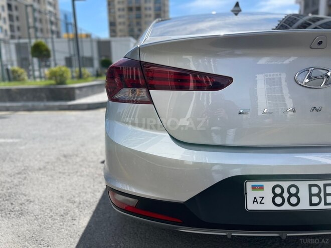 Hyundai Elantra-19