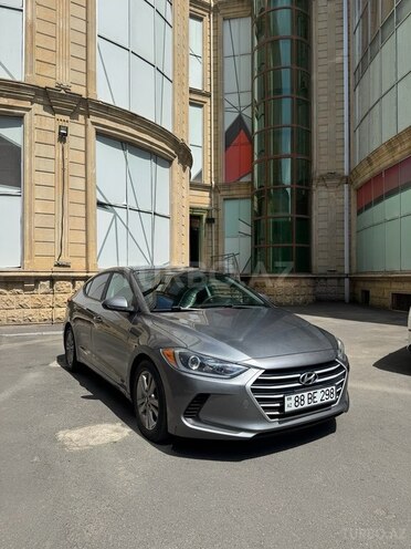 Hyundai Elantra-1