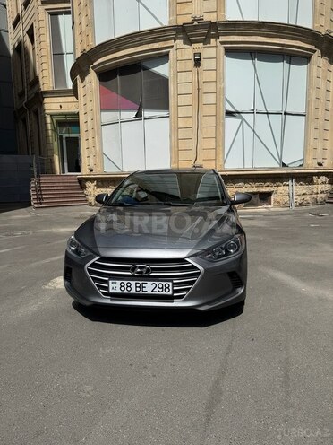 Hyundai Elantra-3