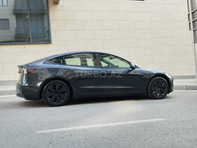 Tesla Model 3-4