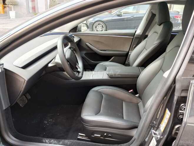Tesla Model 3-12