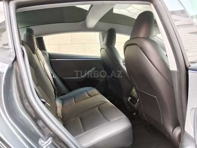 Tesla Model 3-8