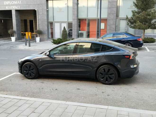 Tesla Model 3-5