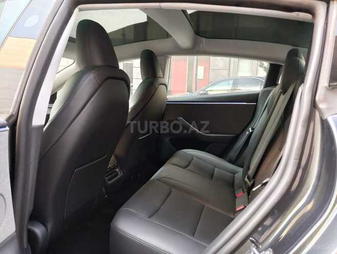 Tesla Model 3-20