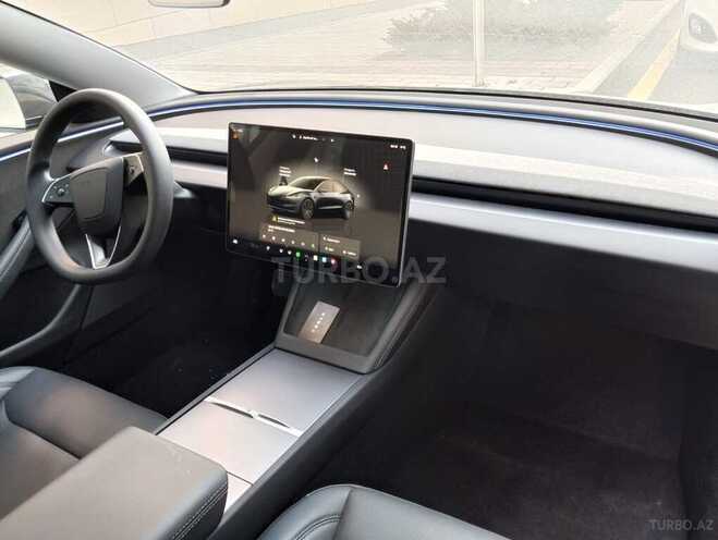 Tesla Model 3-11