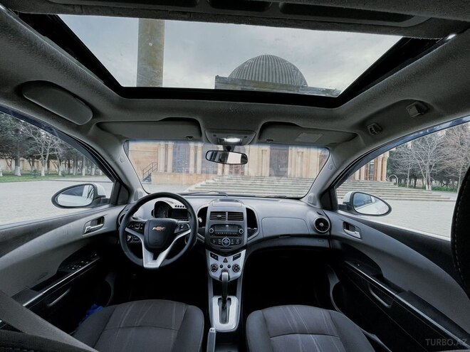 Chevrolet Aveo-8