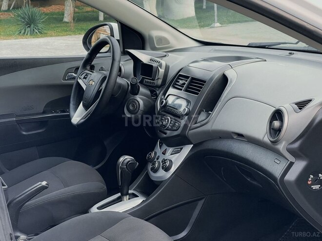 Chevrolet Aveo-7