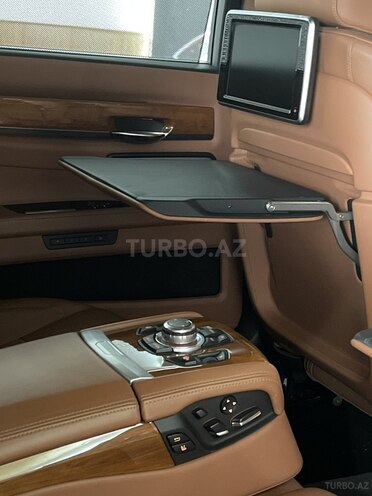 BMW 750 2013, 185,000 km - 4.4 л - Bakı