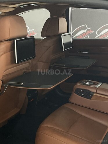 BMW 750 2013, 185,000 km - 4.4 л - Bakı