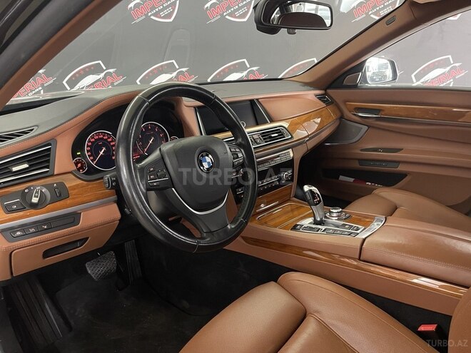 BMW 750 2013, 185,000 km - 4.4 л - Bakı