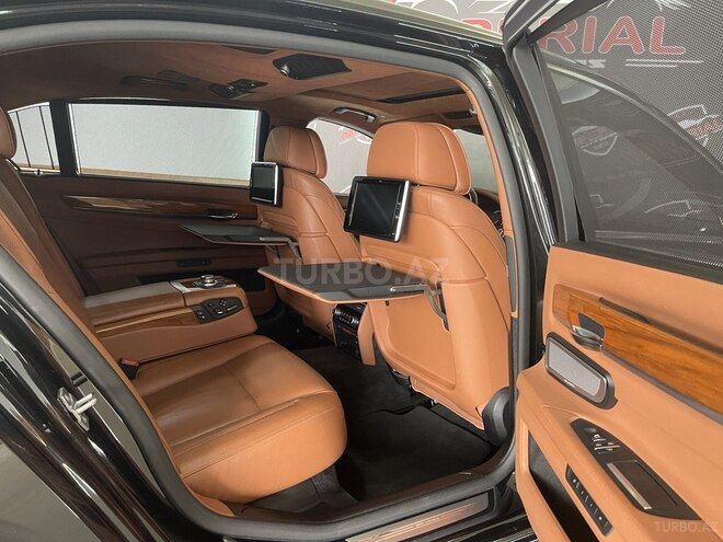 BMW 750 2013, 185,000 km - 4.4 л - Bakı