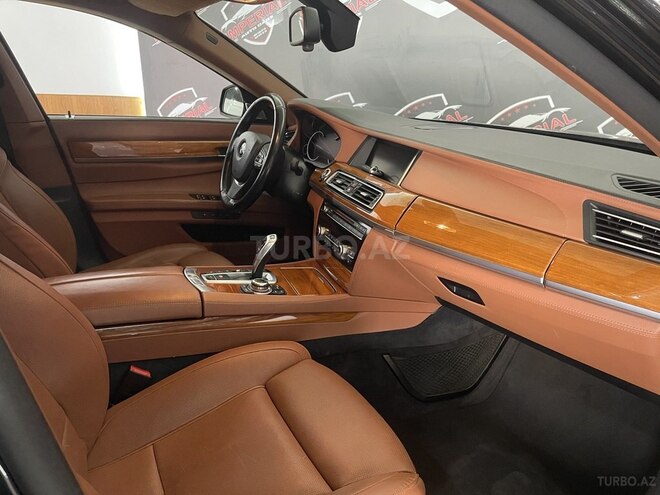 BMW 750 2013, 185,000 km - 4.4 л - Bakı