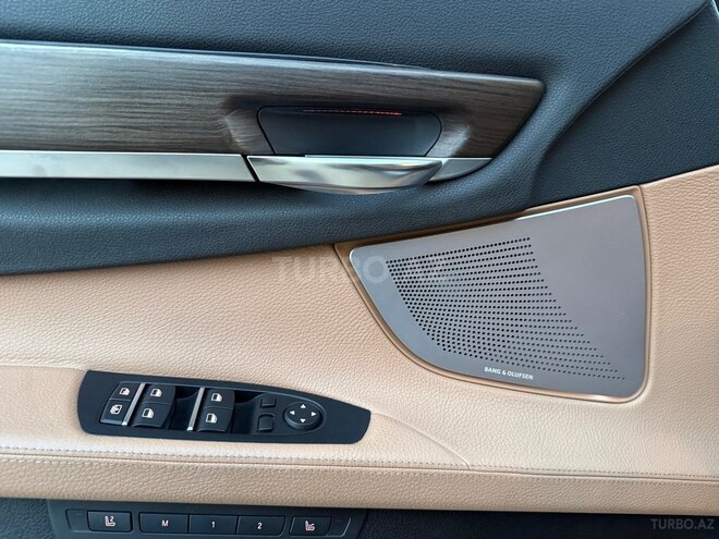 BMW 740-16