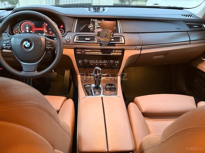 BMW 740-11