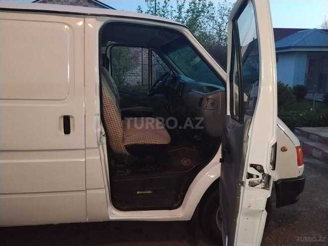 Ford Transit-6