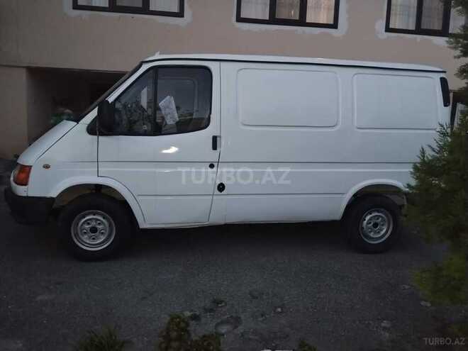 Ford Transit-3
