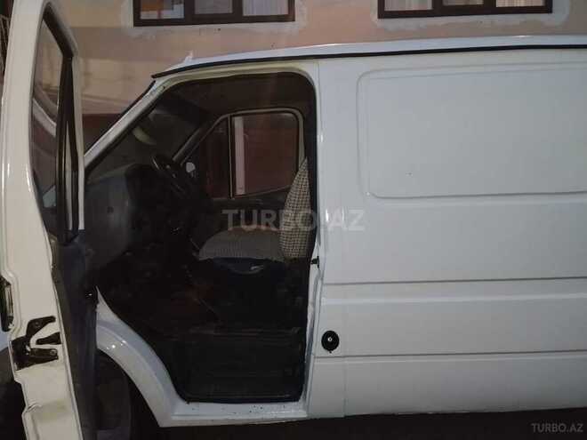Ford Transit-7
