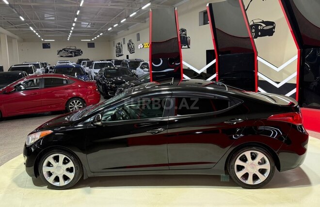 Hyundai Elantra-7