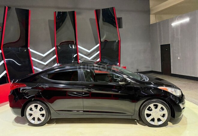 Hyundai Elantra-6