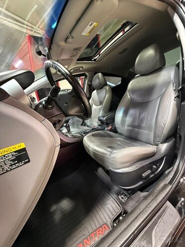 Hyundai Elantra-15