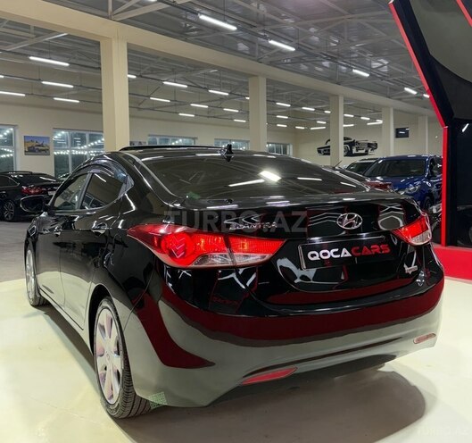 Hyundai Elantra-9