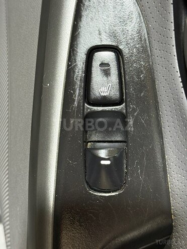 Hyundai Elantra-22