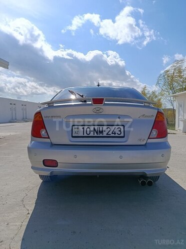 Hyundai Accent-6