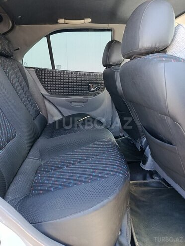Hyundai Accent-11