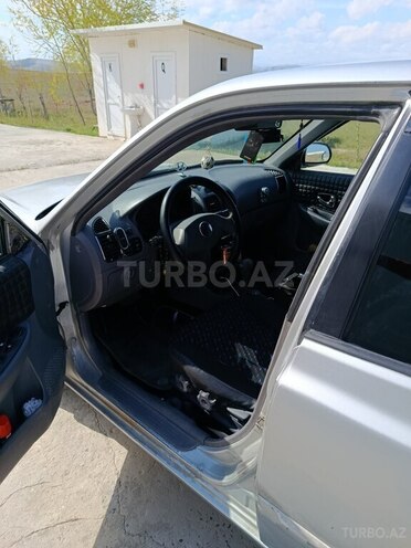 Hyundai Accent-18