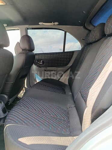Hyundai Accent-21
