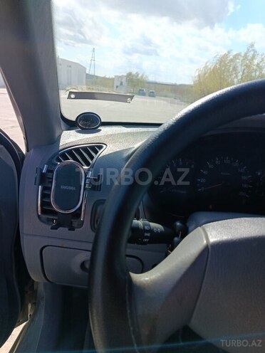 Hyundai Accent-19