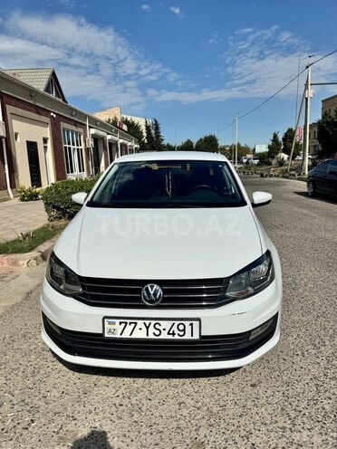 Volkswagen Polo-1