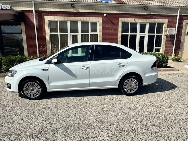 Volkswagen Polo-5