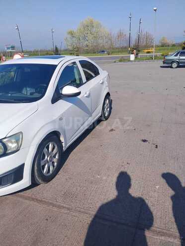 Chevrolet Aveo-3