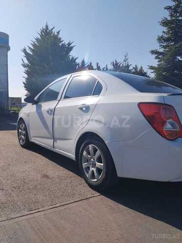 Chevrolet Aveo-5