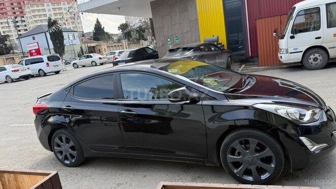 Hyundai Elantra-3