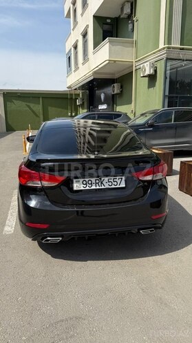 Hyundai Elantra-2