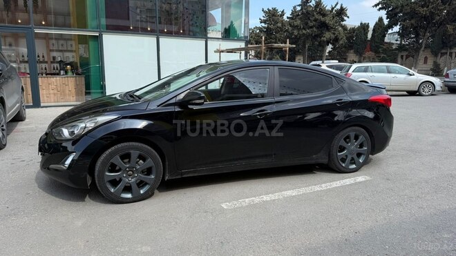 Hyundai Elantra-4