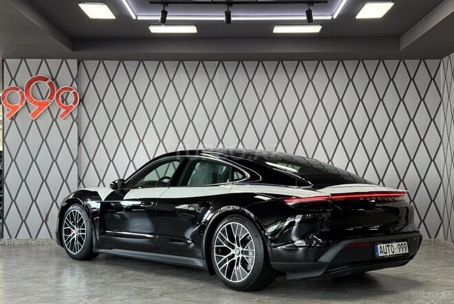 Porsche Taycan 4S-4