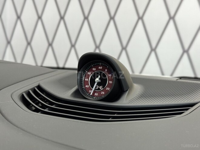 Porsche Taycan 4S-18