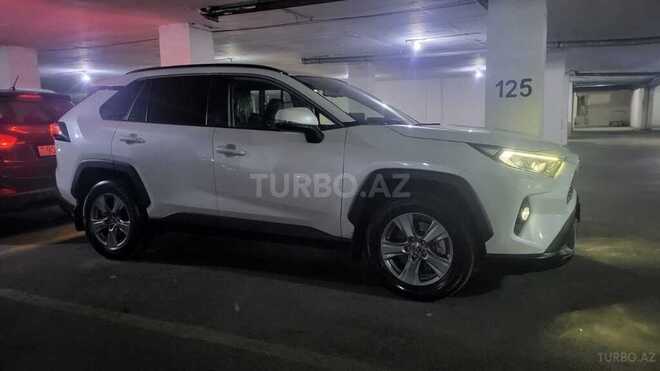 Toyota RAV4-9