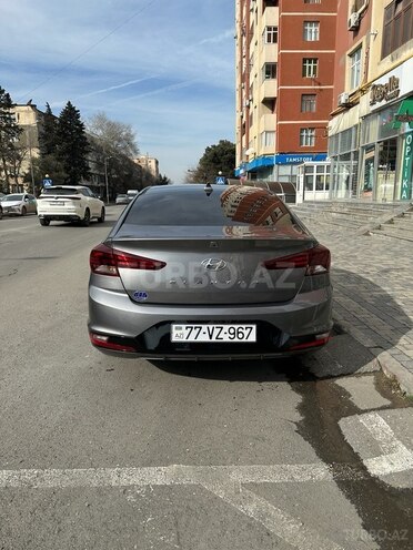 Hyundai Elantra-2